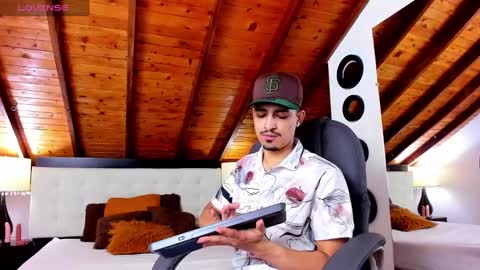 Sebastian Berne online show from 02/13/25, 07:42