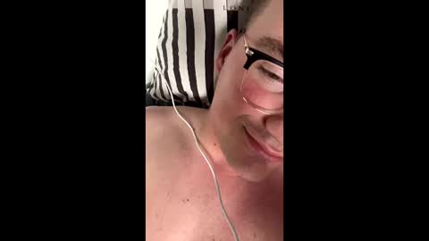 Snapshot of sebastianbrd1 chatting on 09/14/25, 03:11 Sebastian online show from 09/14/25, 03:11