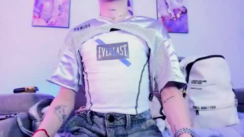 Snapshot of sebastianhilton chatting on 03/01/26, 04:31 . INDEPENDENT MODEL online show from 03/01/26, 04:31