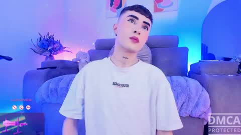     .  INDEPENDENT MODEL online show from 04/18/26, 04:49