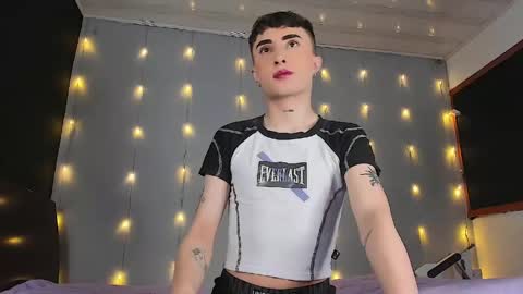     .  INDEPENDENT MODEL online show from 05/07/26, 12:10