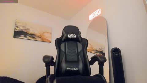 Lucian Sinclair online show from 01/26/25, 12:37