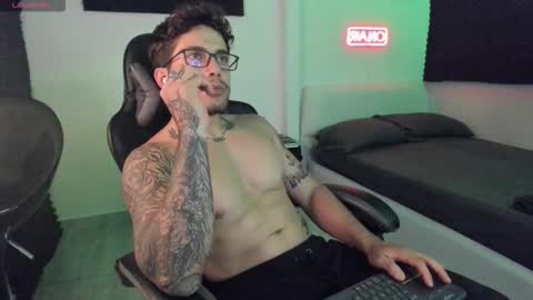 Lucian Sinclair online show from 11/26/25, 02:56