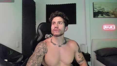 Lucian Sinclair online show from 12/02/25, 04:07