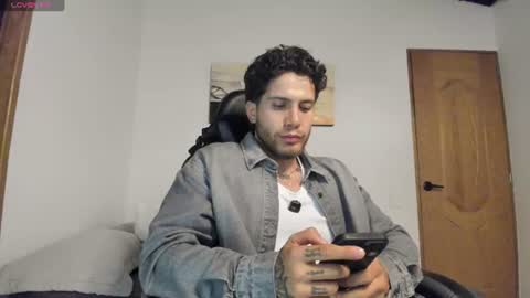 Snapshot of sebastianortizm chatting on 07/14/26, 02:16 Lucian Sinclair online show from 07/14/26, 02:16