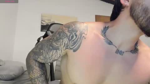 Snapshot of sebastianortizm chatting on 07/18/26, 03:00 Lucian Sinclair online show from 07/18/26, 03:00