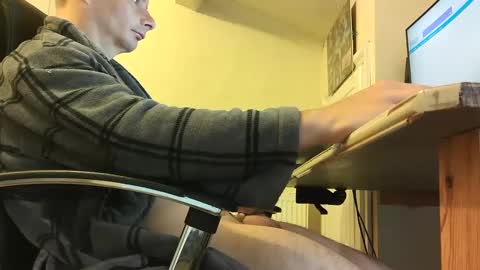 sebastianspalding450 online show from 10/02/25, 08:54