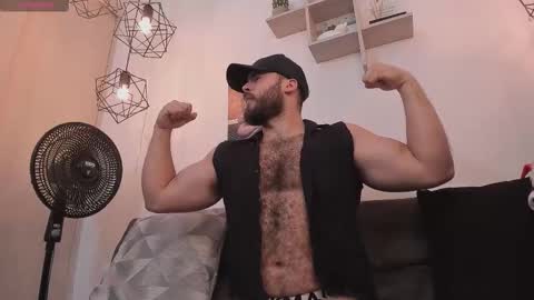 Instagram jeanpaulfit  online show from 12/14/25, 09:08