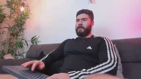 Instagram jeanpaulfit  online show from 06/03/26, 11:43