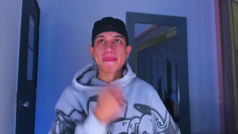 Snapshot of sebax_00 chatting on 05/22/26, 05:14 Sebastian online show from 05/22/26, 05:14
