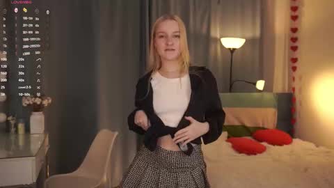 Rina online show from 10/10/25, 07:13