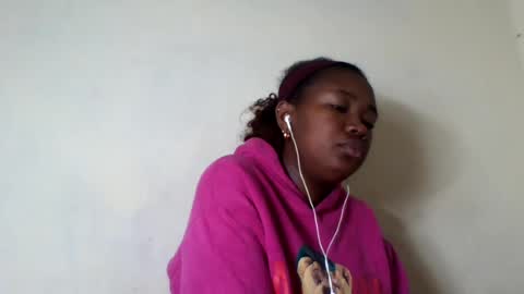 Snapshot of secil3274 chatting on 07/11/26, 07:44 secil3274 online show from 07/11/26, 07:44