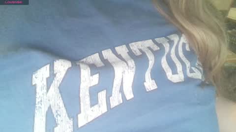 Snapshot of secret18slaveanon chatting on 12/11/24, 07:14 Sunny online show from 12/11/24, 07:14