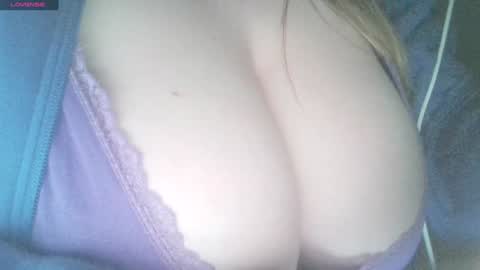 Snapshot of secret18slaveanon chatting on 01/06/25, 03:40 Sunny online show from 01/06/25, 03:40