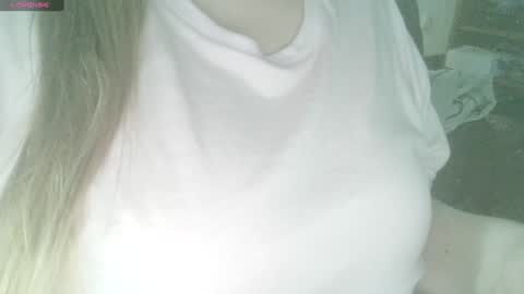 Snapshot of secret18slaveanon chatting on 01/15/25, 03:29 Sunny online show from 01/15/25, 03:29