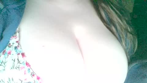 Snapshot of secret18slaveanon chatting on 02/05/25, 12:27 Sunny online show from 02/05/25, 12:27