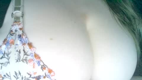 Snapshot of secret18slaveanon chatting on 02/17/25, 01:10 Sunny online show from 02/17/25, 01:10