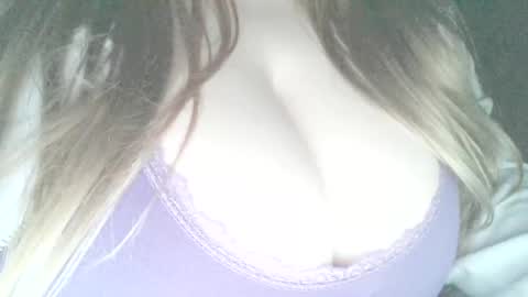 Snapshot of secret18slaveanon chatting on 03/04/25, 05:11 Sunny online show from 03/04/25, 05:11