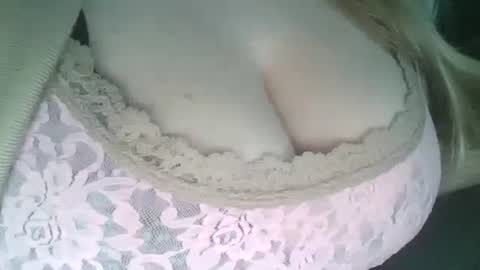 Snapshot of secret18slaveanon chatting on 09/13/25, 10:53 Sunny online show from 09/13/25, 10:53