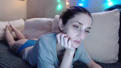 Anna online show from 12/05/25, 01:42