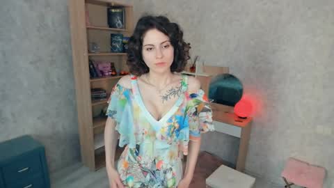 Mia online show from 05/14/26, 07:37