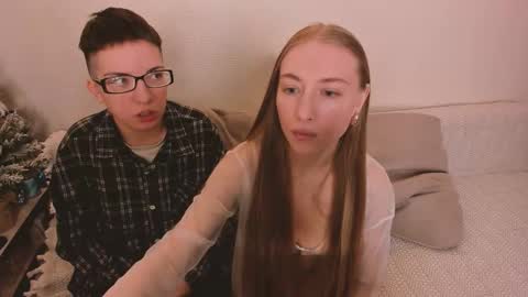 Amanda and  pair in a real life we love each other but can play with you online show from 01/18/26, 05:50