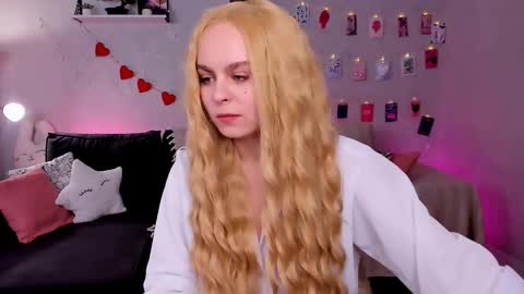 Vivien online show from 03/03/26, 08:53