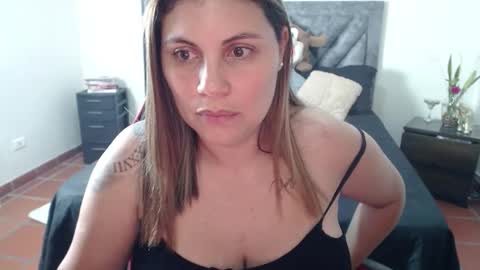 Snapshot of secretdeluxe chatting on 06/04/26, 11:27 Secret Bella online show from 06/04/26, 11:27
