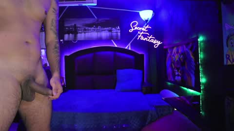 Kiki and Max online show from 01/29/25, 01:48