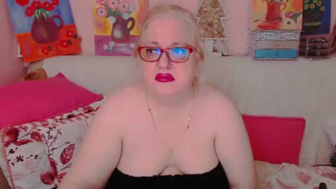 Snapshot of secretloverbbw chatting on 07/08/26, 07:07 Alice online show from 07/08/26, 07:07