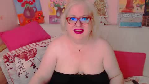 Snapshot of secretloverbbw chatting on 07/20/26, 08:00 Alice online show from 07/20/26, 08:00