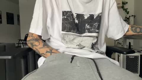 Snapshot of secretlust96 chatting on 01/13/26, 12:21 secretlust96 online show from 01/13/26, 12:21