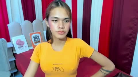 Snapshot of seductive_aliyah chatting on 04/24/26, 06:49 aliyah online show from 04/24/26, 06:49
