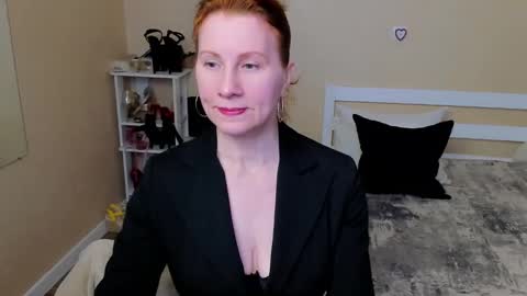 seductive_foxy_ online show from 10/02/25, 03:57