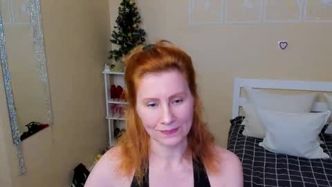 seductive_foxy_ online show from 12/15/25, 01:37