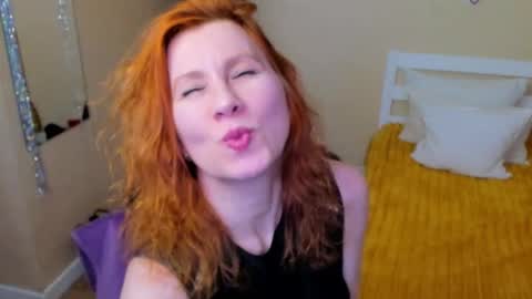 seductive_foxy_ online show from 12/19/25, 11:39