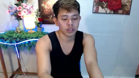 Snapshot of seductive_maxxx chatting on 05/12/26, 06:16 Max online show from 05/12/26, 06:16