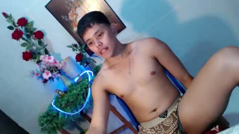 Snapshot of seductive_maxxx chatting on 06/21/26, 09:45 Max online show from 06/21/26, 09:45