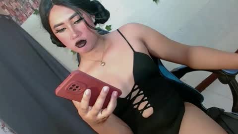 Snapshot of seductive_scarllete chatting on 11/30/25, 01:53 SCARLETTE online show from 11/30/25, 01:53