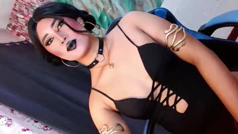 Snapshot of seductive_scarllete chatting on 12/21/25, 12:07 SCARLETTE online show from 12/21/25, 12:07