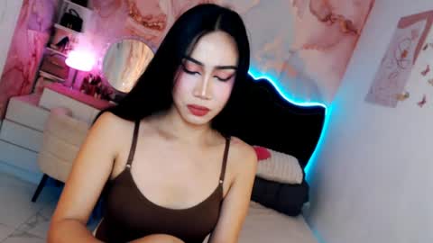 Snapshot of seductive_vana chatting on 07/13/26, 10:12 Vanessa online show from 07/13/26, 10:12