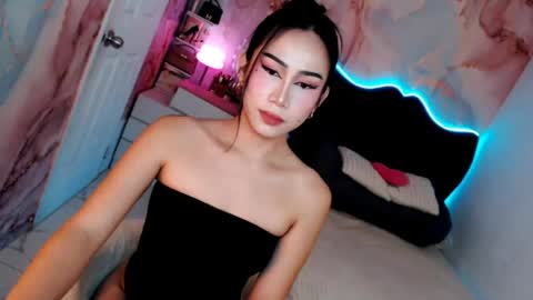 Snapshot of seductive_vana chatting on 07/14/26, 11:21 Vanessa online show from 07/14/26, 11:21
