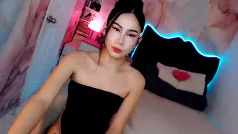 Snapshot of seductive_vana chatting on 07/17/26, 09:52 Vanessa online show from 07/17/26, 09:52