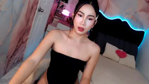 Snapshot of seductive_vana chatting on 07/20/26, 11:51 Vanessa online show from 07/20/26, 11:51