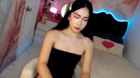 Snapshot of seductive_vana chatting on 07/23/26, 12:35 Vanessa online show from 07/23/26, 12:35