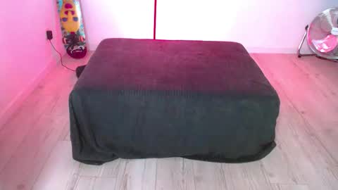 May online show from 09/25/25, 08:51