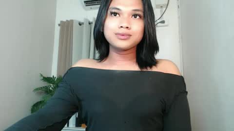 Snapshot of seductivedeluxe69 chatting on 06/07/26, 05:06 Deluxe online show from 06/07/26, 05:06