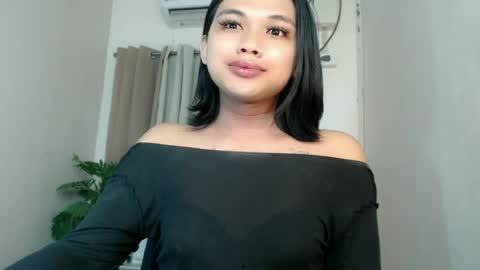 Snapshot of seductivedeluxe69 chatting on 06/11/26, 11:03 Deluxe online show from 06/11/26, 11:03