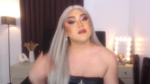 Natalie Mefford online show from 02/15/25, 01:16