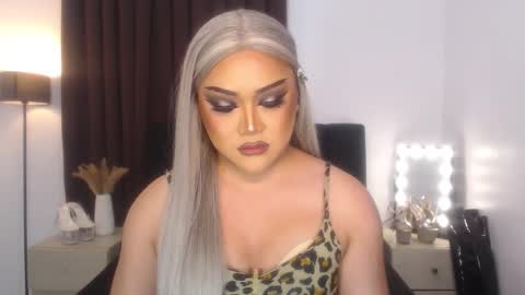 Natalie Mefford online show from 02/18/25, 10:16